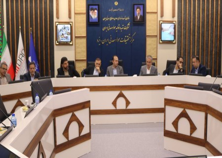 بازدید امامی از مرکز تحقیقات معدنی یزد؛ توسعه در دستور کار
