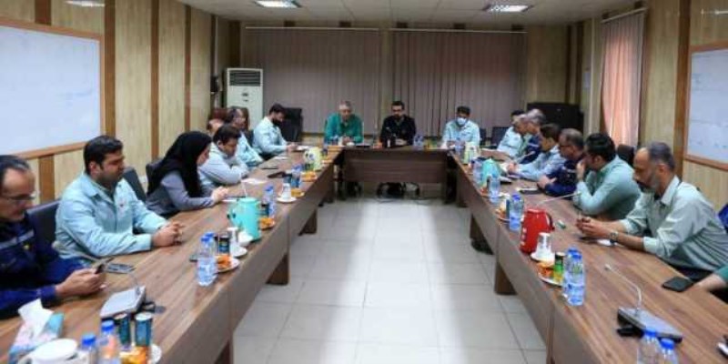 در ادامه‌ی سلسله دیدارهای معاون منابع انسانی و امور اجتماعی فولاد خوزستان با کارکنان ؛ دیدار با مدیر و کارکنان بخش فولادسازی انجام شد