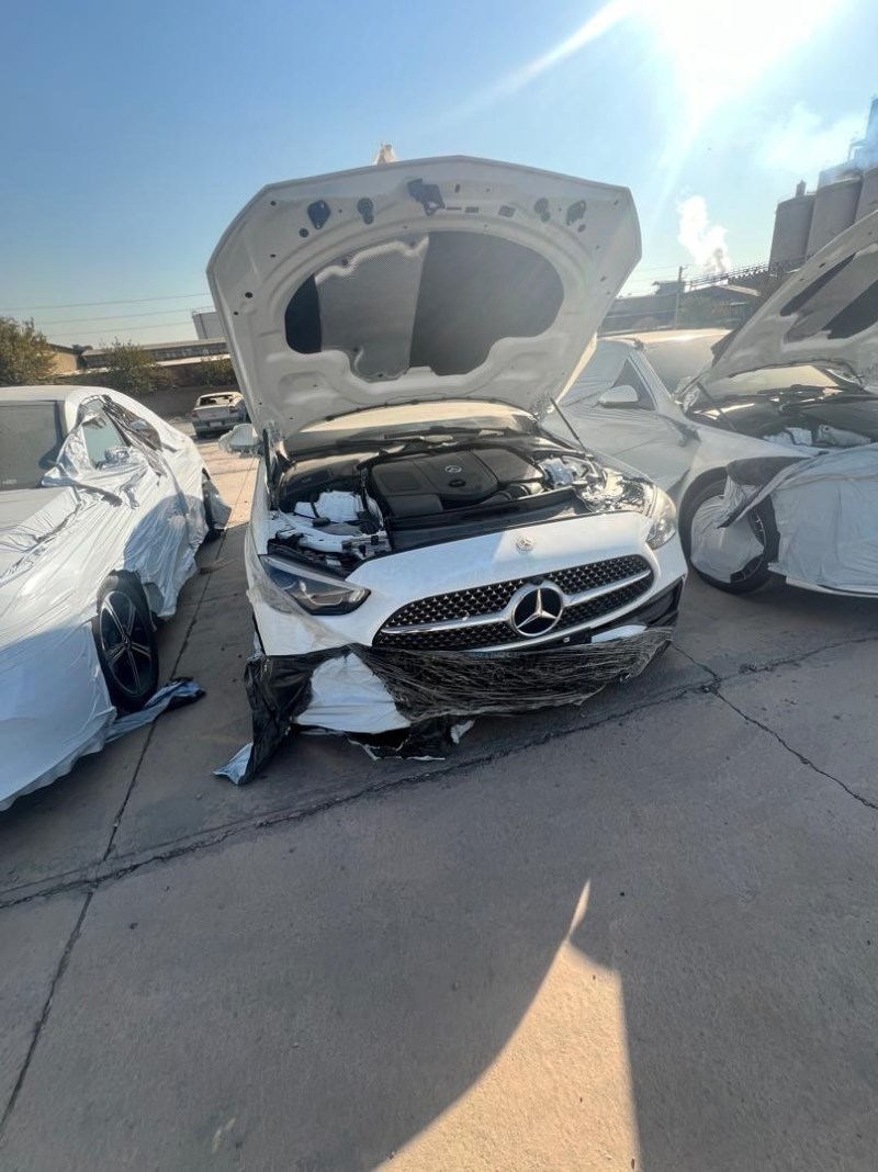 آیا «محموله بنز ایران‌خودرو» معادله بازار وارداتی‌ها را دگرگون می‌کند؟