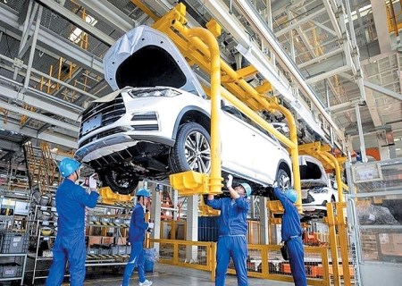 تهدید وزیر صمت: با ادامه گرانی خودروهای مونتاژی تعرفه واردات را تغییر می‌دهیم