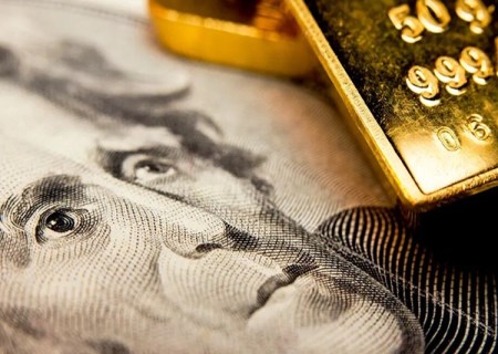 انباشت ۴۰ میلیاردی ارز خانگی؛ طلا و دلار پناهگاه مردم شدند