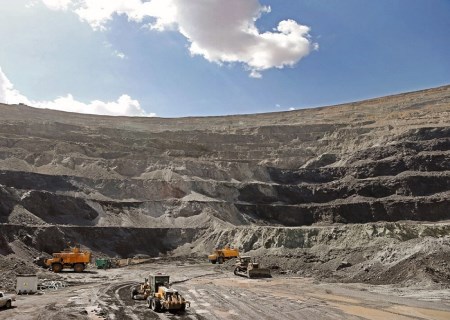 انتقاد فعالان معدن از تبدیل حقوق دولتی به منبع تأمین هزینه‌های جاری دولت