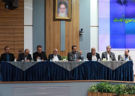 عزم وزیر صمت برای تامین سهم تولید و صنعت از حامل‌های انرژی و تغییر نوبت قطع برق صنایع