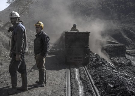 استخراج بدون مواد ناریه متوقف می‌شود؛ بخش معدن خواستار رفع موانع واردات شد