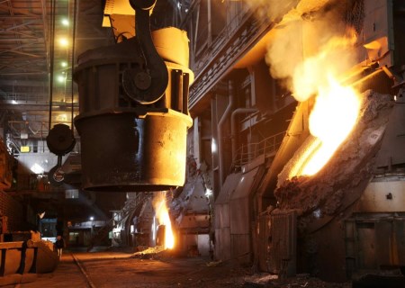 چشم‌انداز آرام و باثبات زنجیره آهن و فولاد ایران و جهان در سال جدید