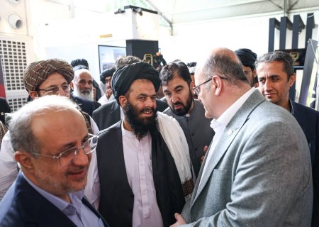 بازدید وزیر معادن افغانستان، رئیس هیات عامل ایمیدرو و معاون معدنی وزارت صمت از غرفه شرکت ملی مس